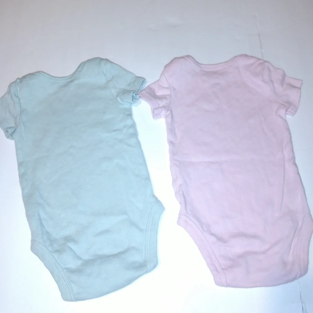 4 Piece Onesie Lot Just One You By Carter's